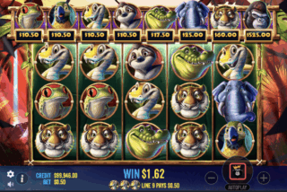 Simbol uang terlihat di atas gulungan selama Free Spins