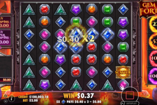 Multiplier acak diaktifkan secara acak dalam permainan dasar Gem Fire Fortune